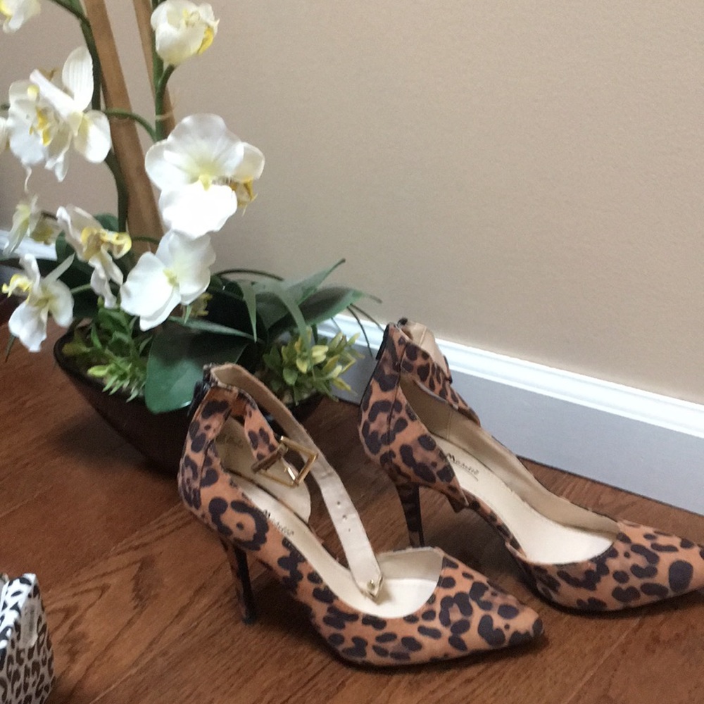Shoes - Picture 4 of 4